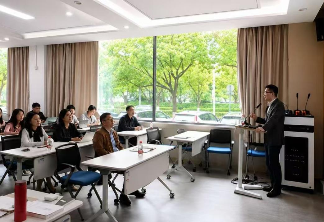 Senior Translator Liu Qiang from CICG Delivers Academic Lecture to Faculty and Students of the SFL